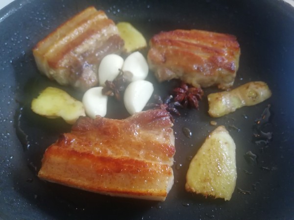 五花肉上五花下五花有什么区别,五花肉分上五花和下五花哪个好