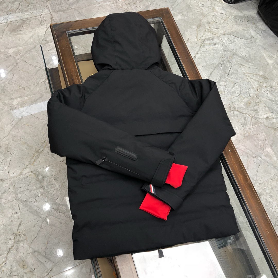 蒙口全黑长款羽绒服测评,北面和大鹅蒙口羽绒服哪个好