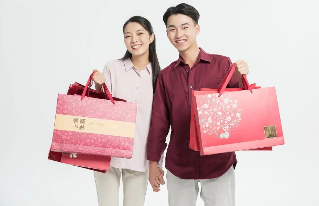 吃月饼是必不可少的英文,中秋吃月饼幼儿园简短介绍