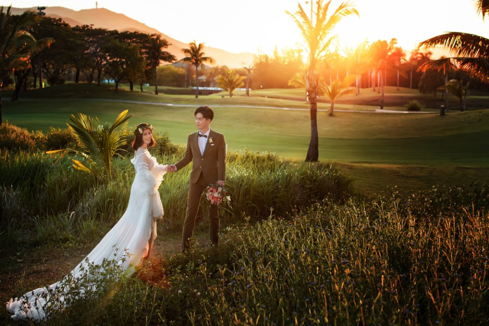 刚从三亚旅游回来,铂爵旅拍临沂本地拍婚纱照价格