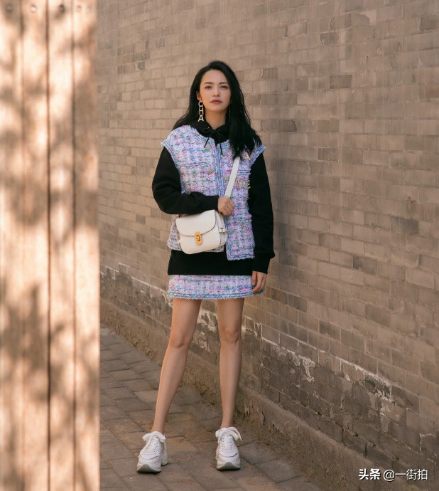 姚晨裙装图片,姚晨穿露肩裙好看吗