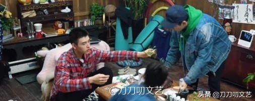 张柏芝给谢霆锋送礼物,陈飞宇送张柏芝的项链是什么