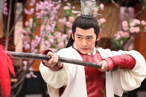 隋唐演义中的宇文成都有多强,隋唐演义里的宇文成都人物性格