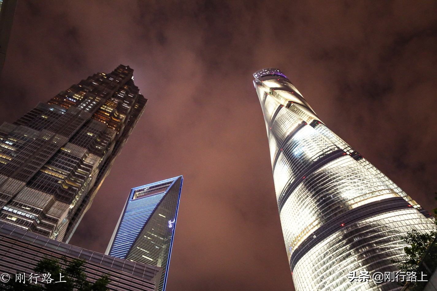 站在最高点看上海夜景,魔都上海金融中心