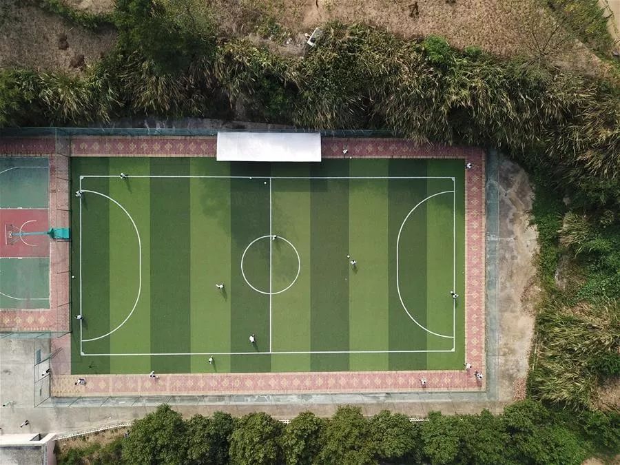 还记得曾经让你泪流满面的照片吗,还记得那个让你刻骨铭心的女孩吗