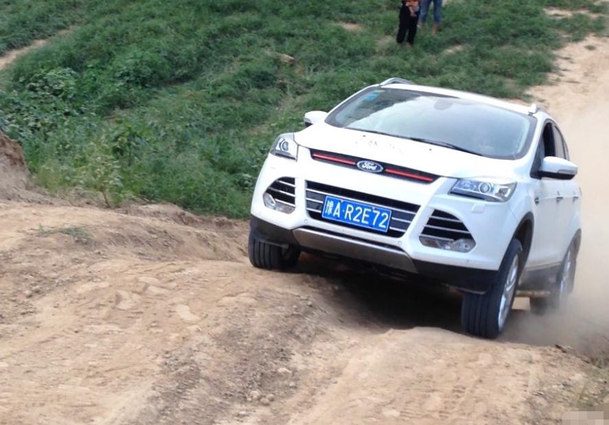 汽车爬坡时可以直接挂l挡吗,自动挡车爬坡用什么挡才不伤车