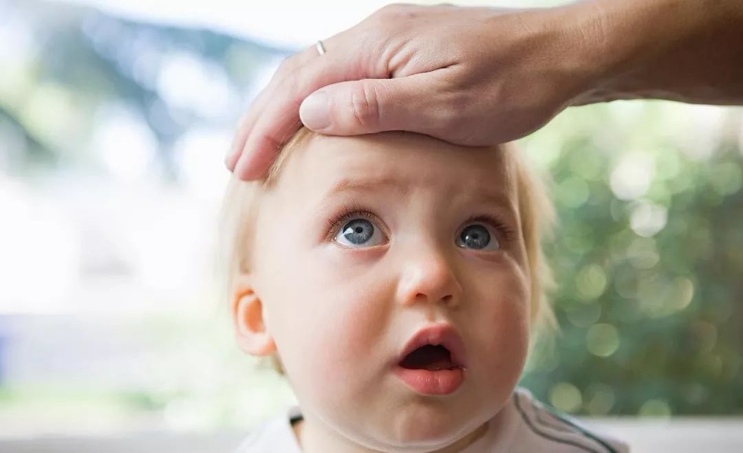 宝宝发烧反反复复怎么退烧才最快,小宝宝反复发烧退烧的正确方法