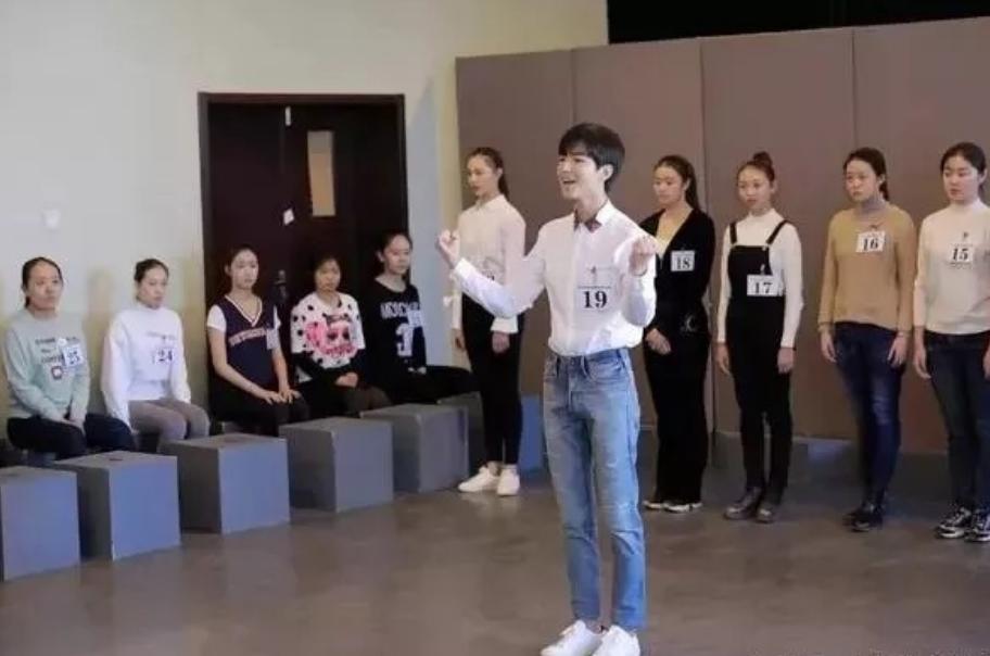 学妹吐露心声：大学里这个身高的男生太“矮”，180cm并不是标准