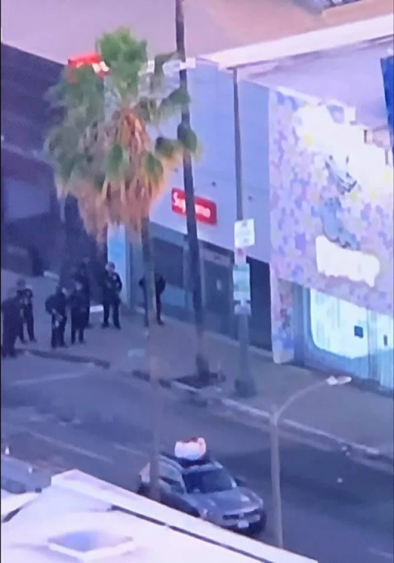 supremenike金色,supreme与耐克