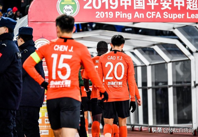 这老板曾和许家印“掰手腕”！挫恒大夺冠，球队降级后成“超市”