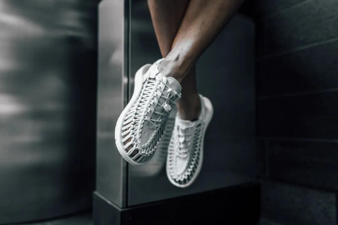 今天上班迟到了,因为隔壁公司的姑娘问我要鞋子链接|球鞋推荐