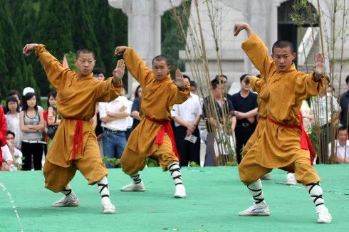 江湖卖药老头绝技,江湖打把式卖艺如何吆喝