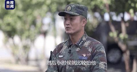一对父子兵阅兵,共同上阵的父子兵