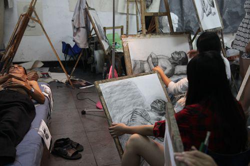 人身体写生违法吗,人体写生引发的争议