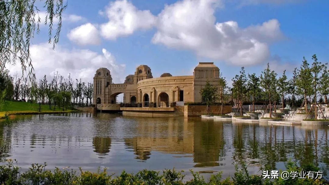 日月光华旦复旦兮是复旦校训吗,日月光华旦复旦兮是哪首诗