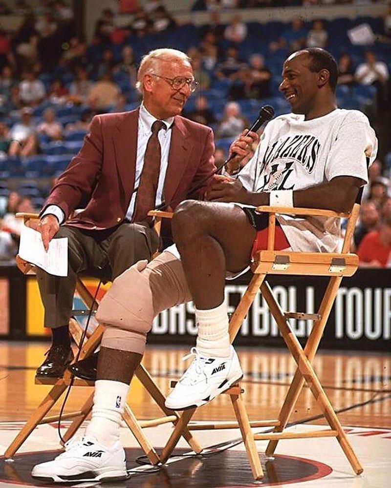 滑翔机德雷克斯勒几次总决赛,滑翔机德雷克斯勒可以打小前锋吗