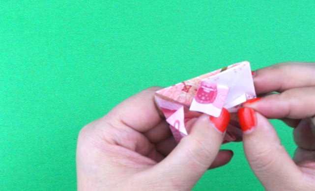 双爱心钱折法情人节,情人节折爱心手工教程