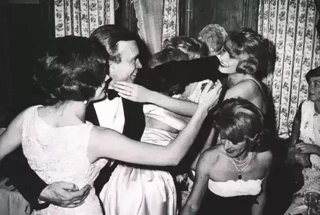 睡过2000多个妹子，他把软饭吃出了新高度