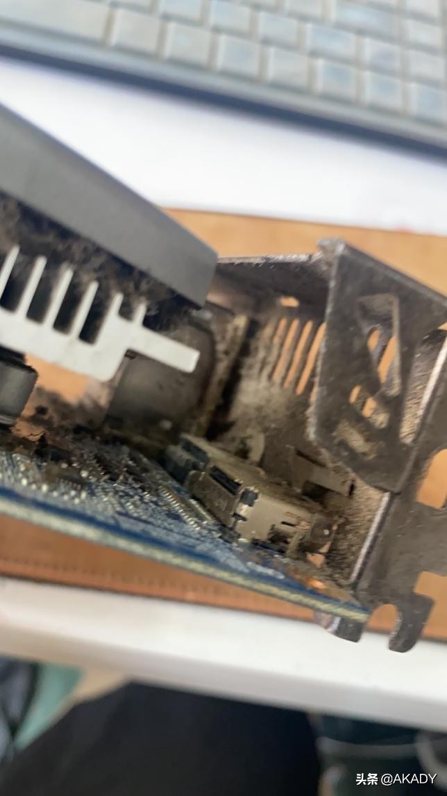 家有旧电脑,家里老电脑怎么处理