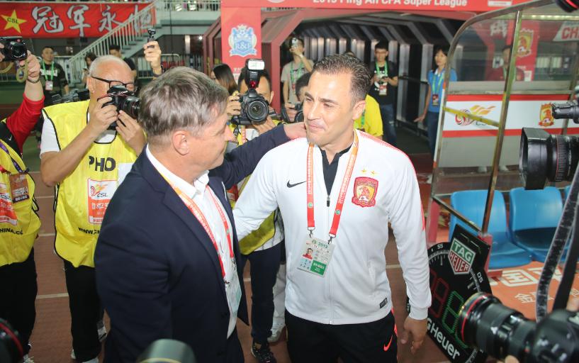 郑智进球庆祝动作,郑智庆祝动作