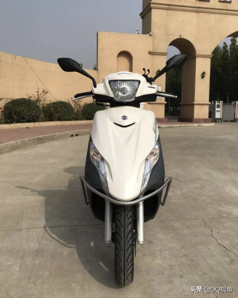 贝纳利小黄龙250和雅马哈飞致250,贝纳利250幼狮和雅马哈哪一款最像