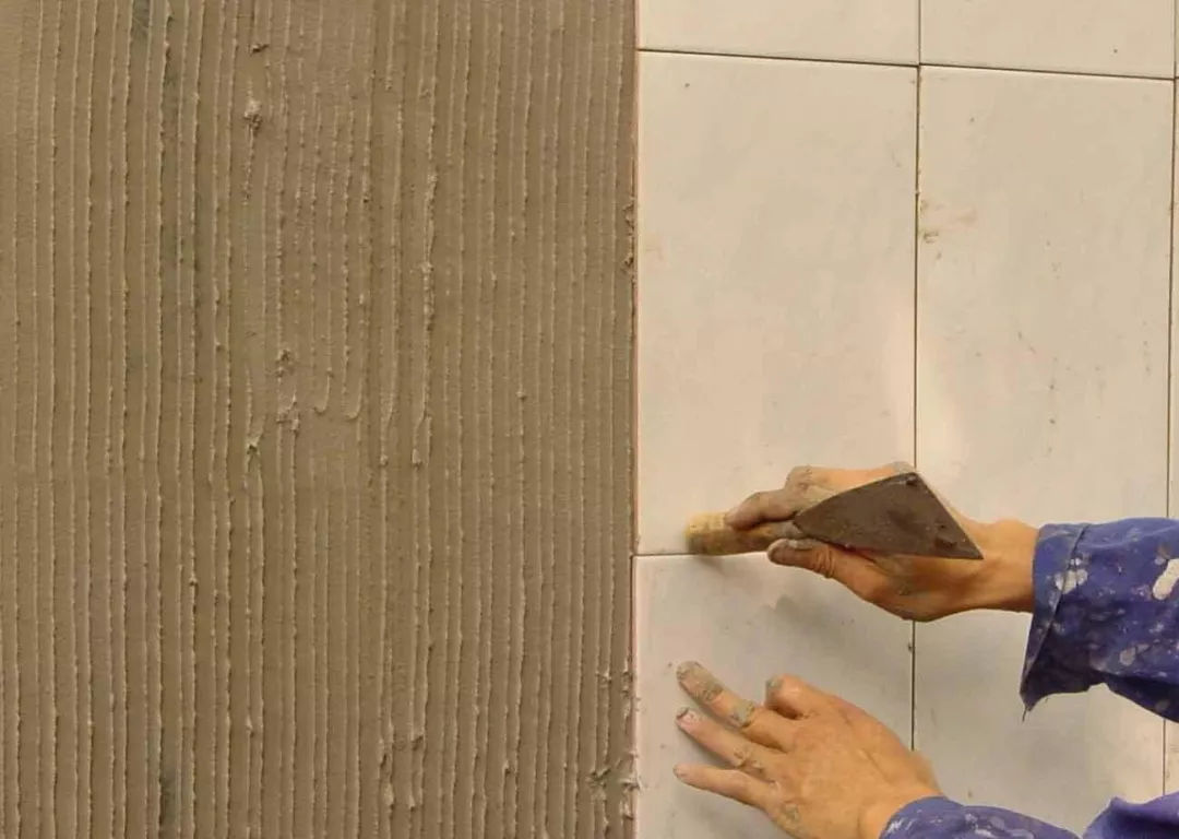 装修地砖要泡水贴吗,装修时地砖被水泡了有影响吗