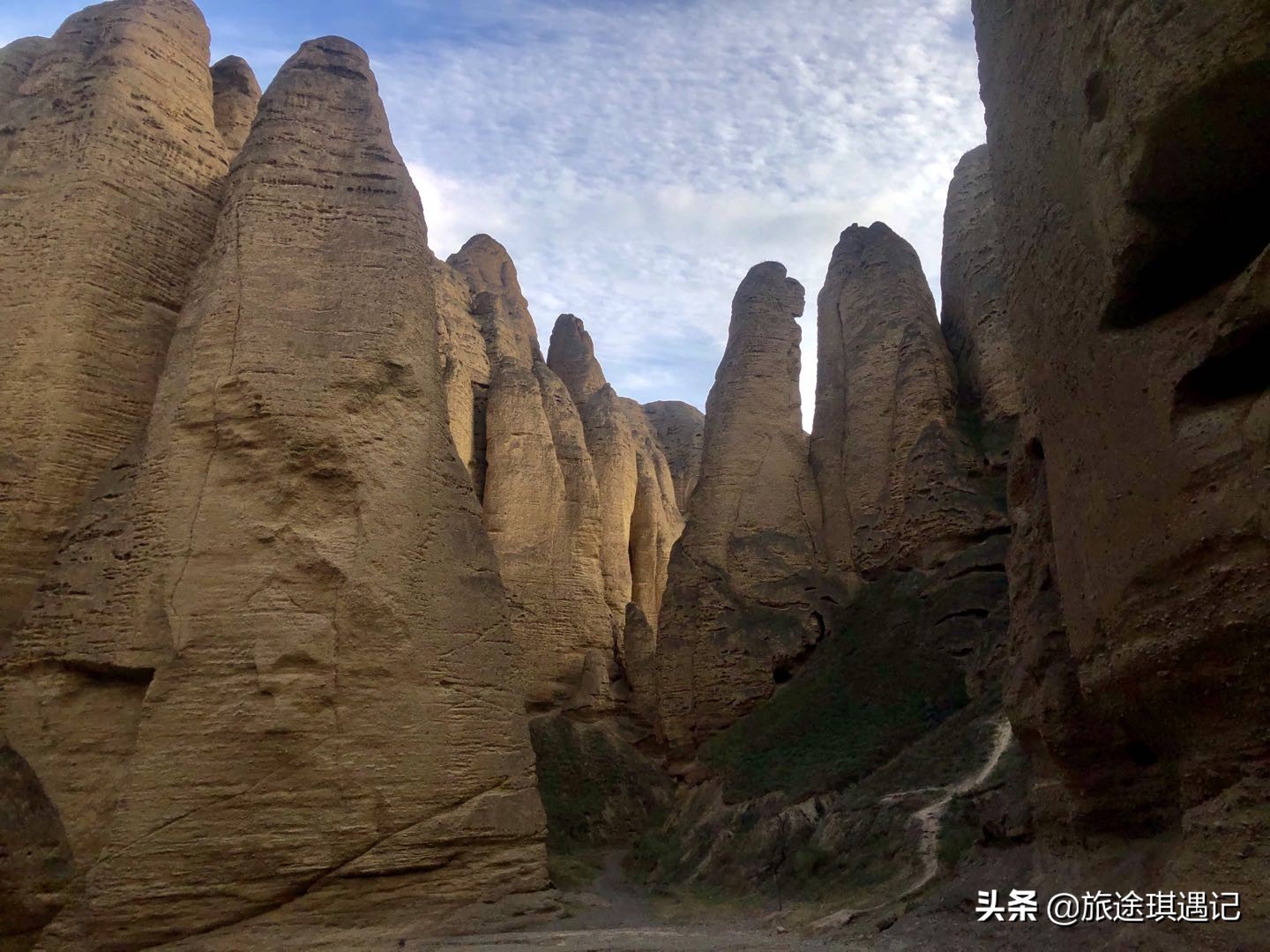 景泰黄河石林22道弯全景,景泰黄河石林全景图