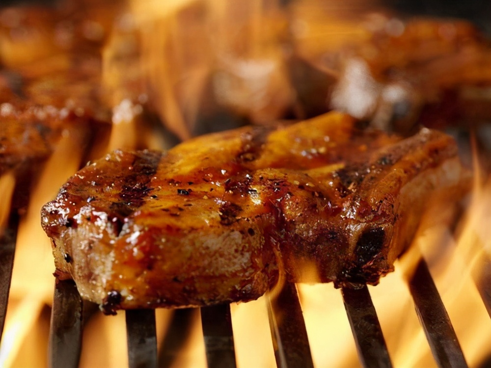 90后女孩开烧烤店月入30万,开一家烧烤店一年真实收入