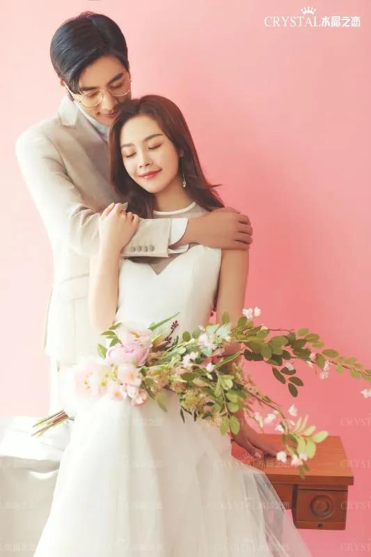 婚纱照韩式内景粉色气质,韩式内景婚纱照找哪家