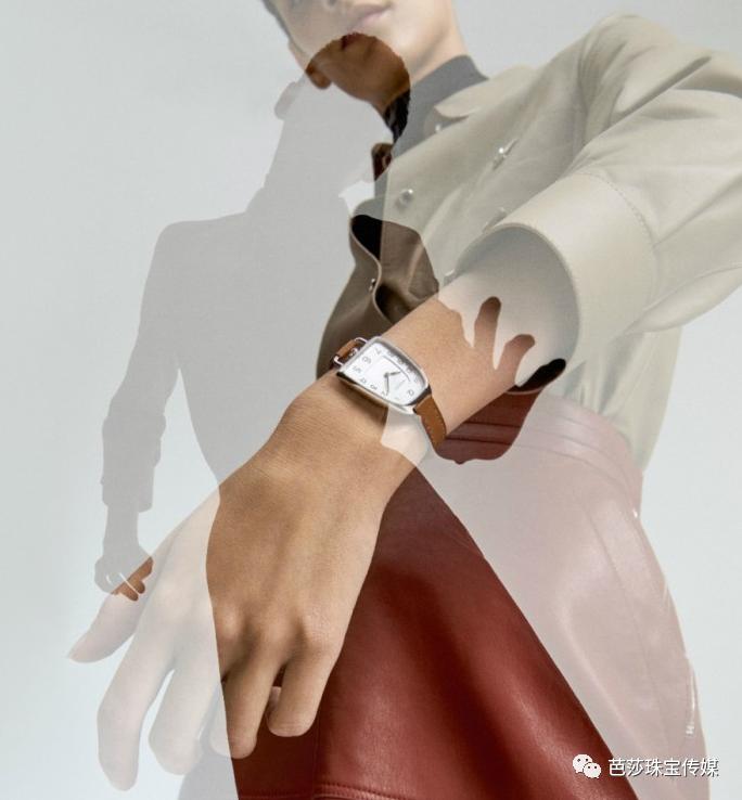 村上隆联名表出圈，谁说打工人配不上艺术表？