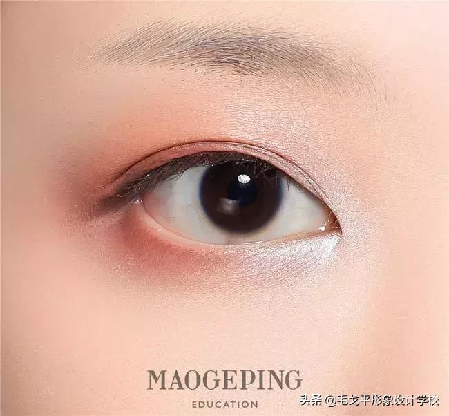 怎样画出大眼妆,如何画出精致眼妆