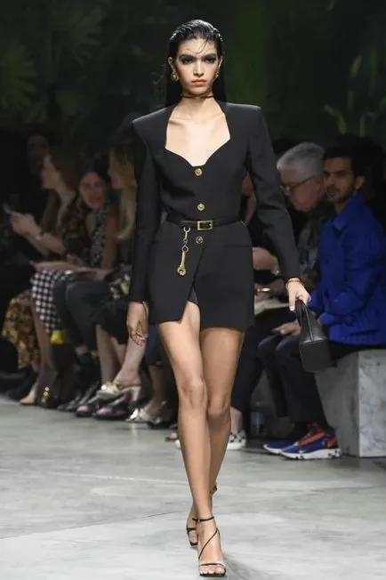 今年最流行凉鞋简单大方百搭,今年流行几款夏日凉鞋时尚百搭