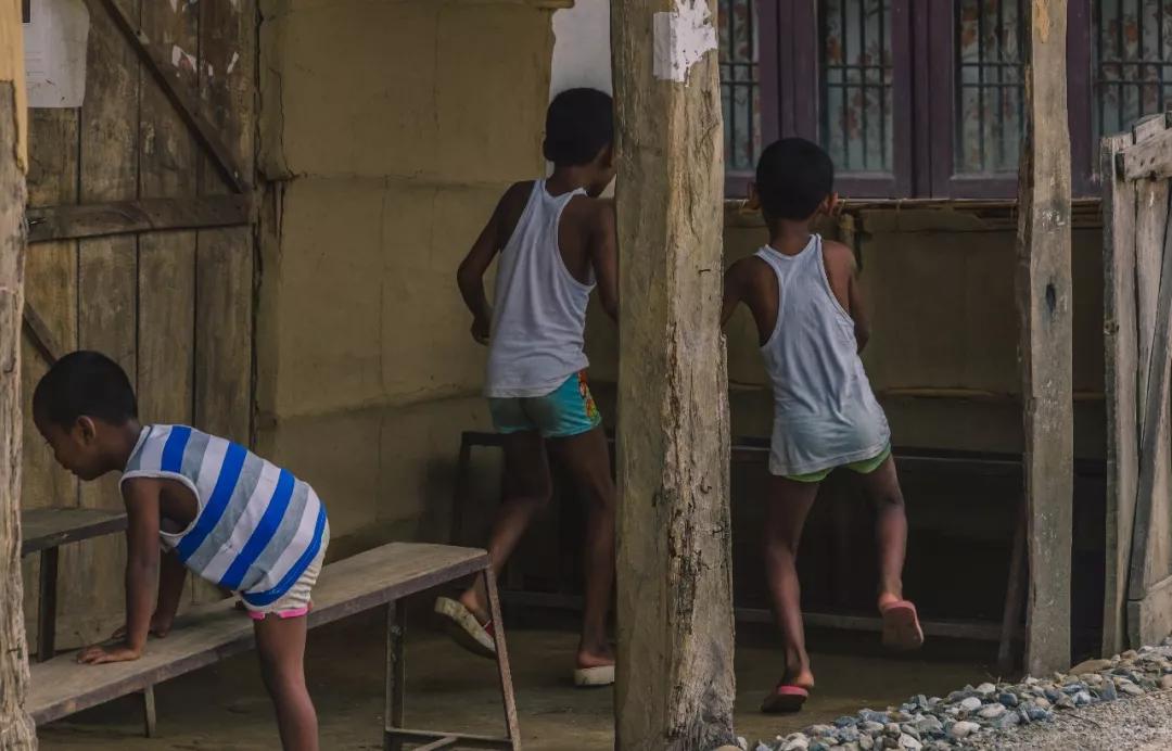 这个微笑国度，见人就夸漂亮，300元就能在天空滑翔