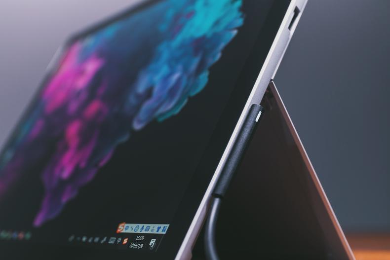 微软surfacepro6可以安装win11,微软surfacepro6可以玩游戏吗