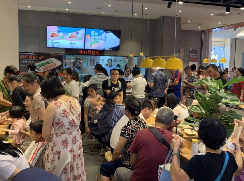 红荔村肠粉店全部投资需要多少钱,靠一道黄焖鸡在全国开了几千家店