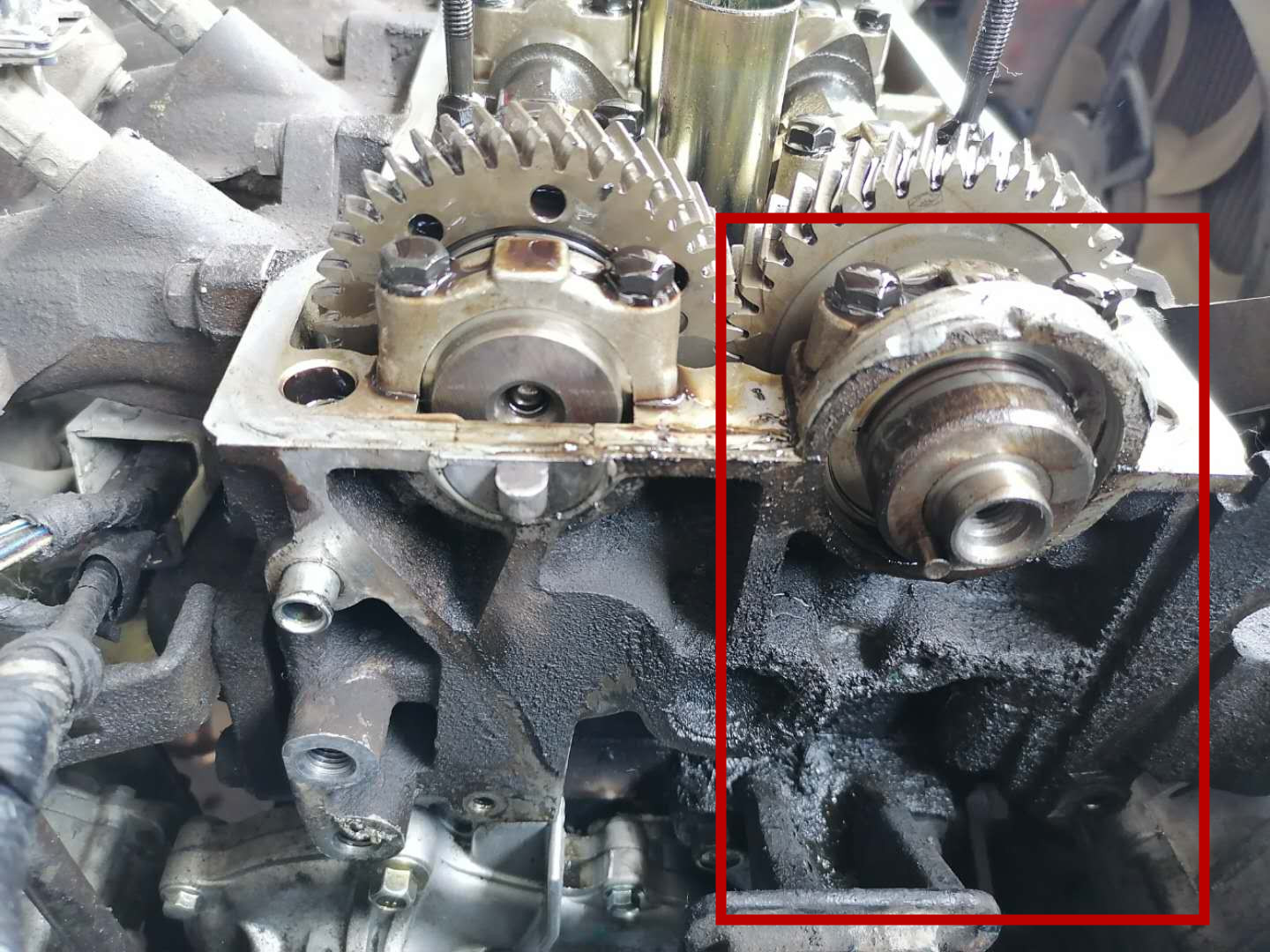 发动机漏油维修费用明细表,发动机漏油花了3000