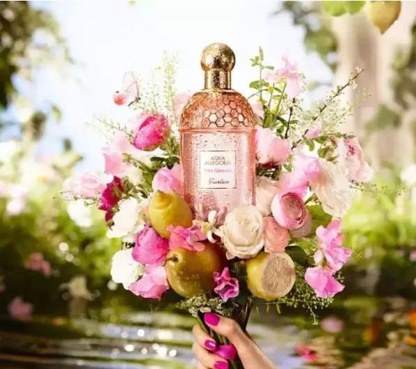 经典香水排名前十名品牌,全球最好闻的女士十大香水品牌