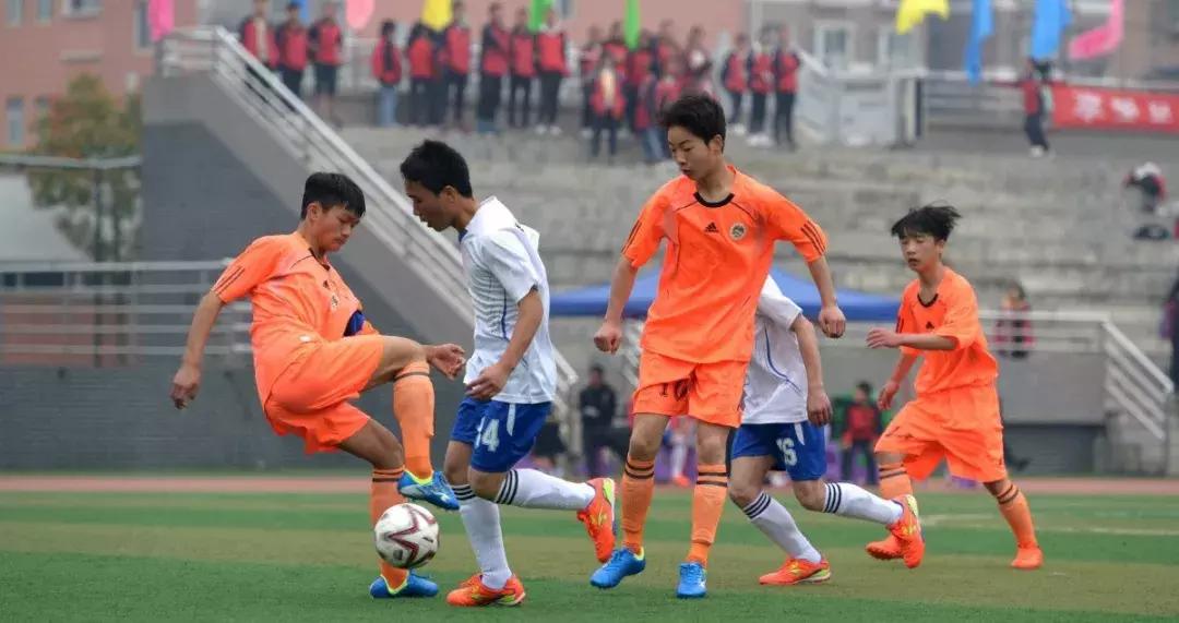 校园足球真的走在正确的道路上吗,中国校园足球的急功近利