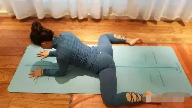 髋部紧张练什么瑜伽动作,最有效打开髋部的瑜伽动作