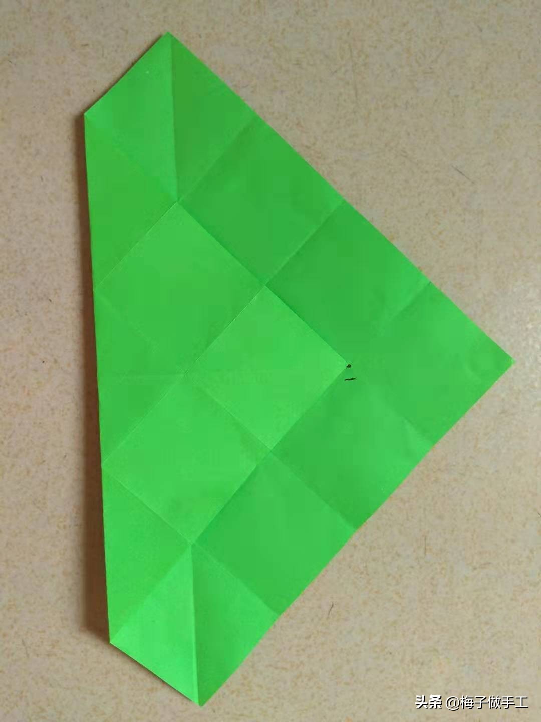 折纸玫瑰怎么折又简单又漂亮,海绵纸折玫瑰花的步骤图解