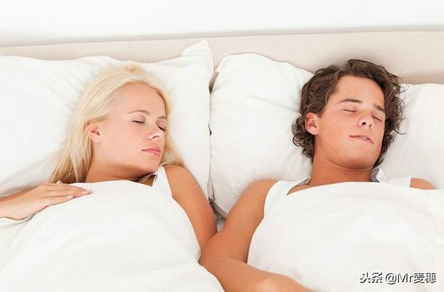 被孩子撞见做羞羞的事，怎么做才能化解尴尬也不会伤害到孩子呢？