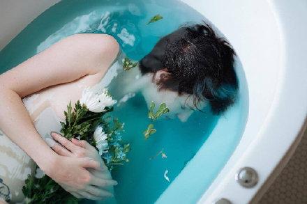 有没有一首歌曲的歌词特别打动你,有没有什么歌词让你瞬间泪目