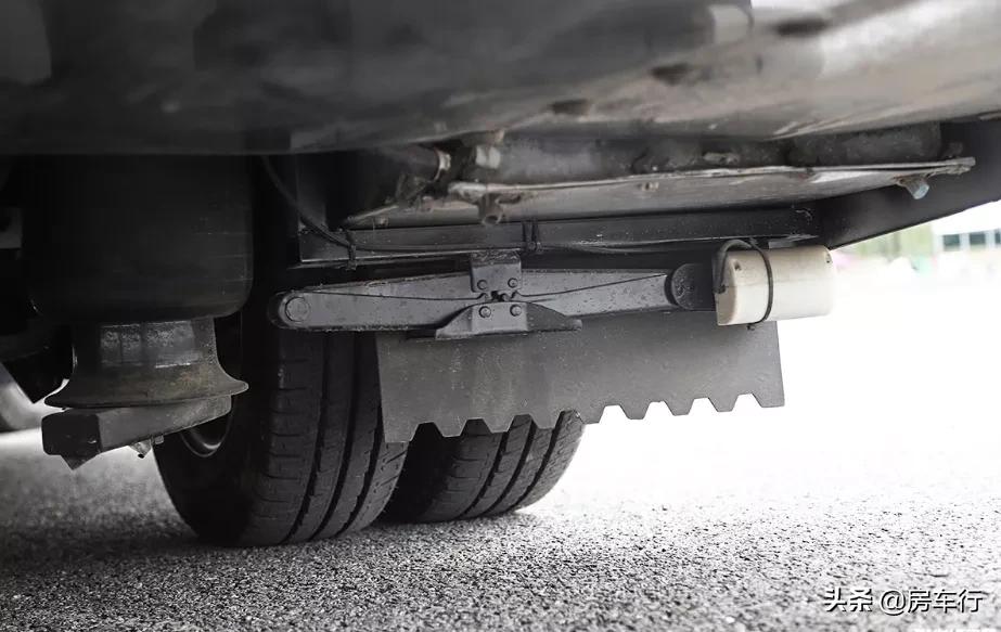 新款依维柯四驱6座,依维柯四驱六座新款