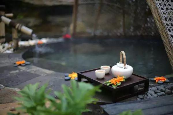 云南旅游泡温泉在哪里最好,去云南哪里泡温泉最好