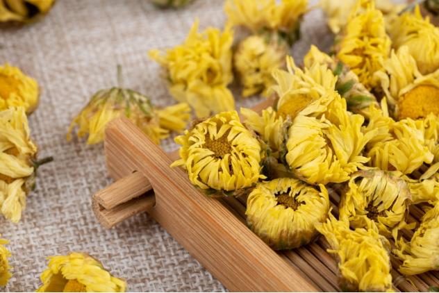 龙兴超极境本草直播间,龙兴超极境本草通心白莲子