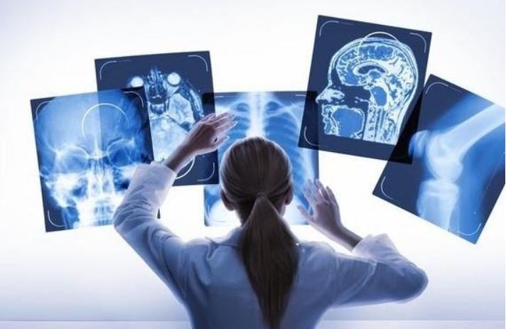 医学影像学是拍片还是看片,医学影像学要在ct室工作吗