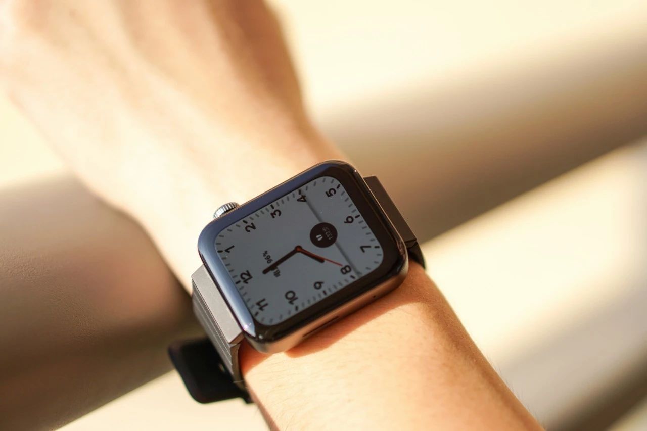 小米智能手表和华为手表哪个好,小米智能手表watch1和2有什么区别