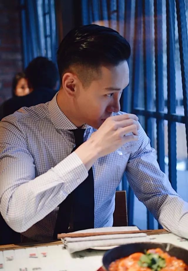 男生发质细软塌适合怎么剪,男生发质自然卷干枯毛躁怎么剪