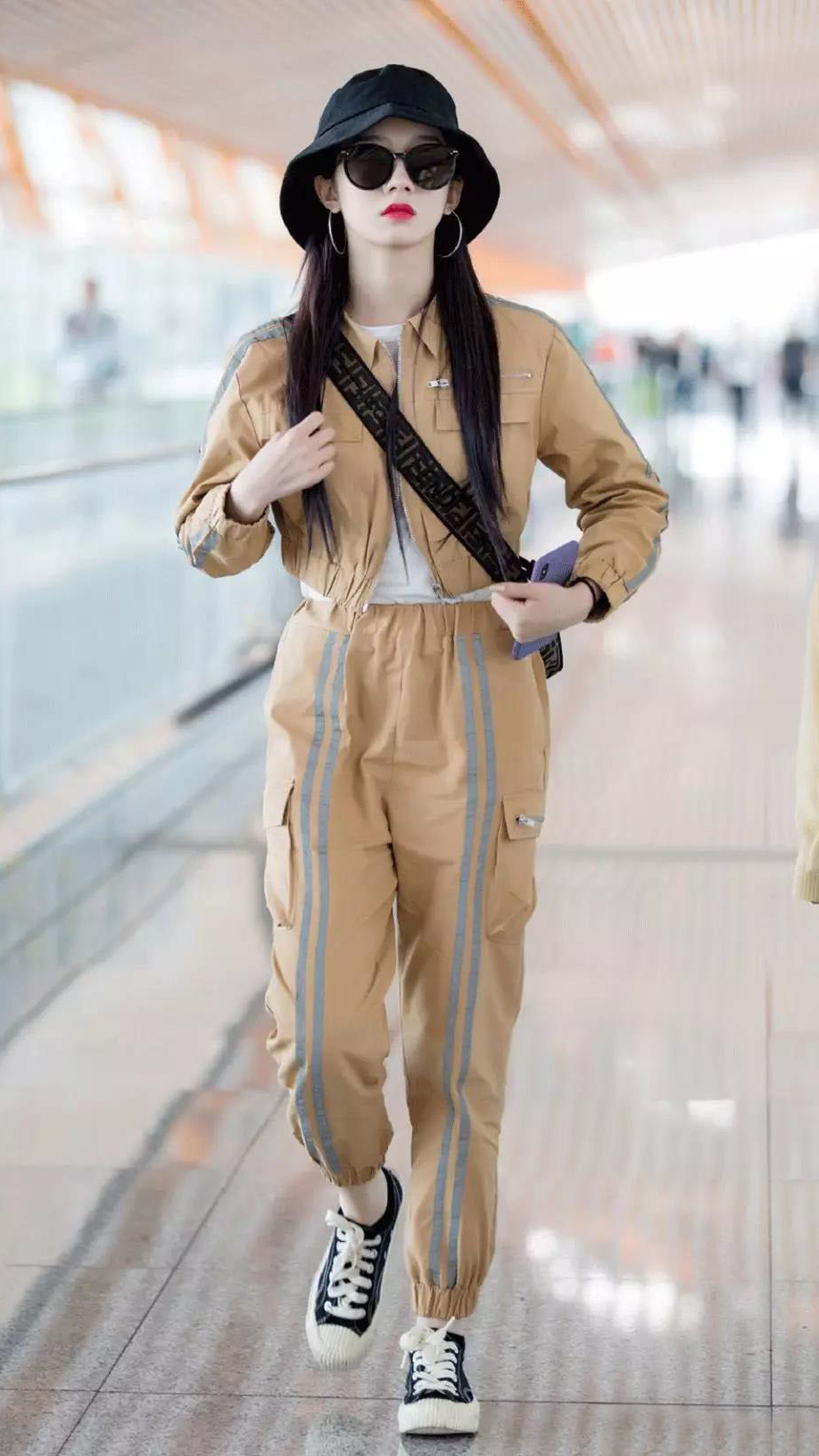 摇号还限购的帆布鞋？爆款明明很容易买啊