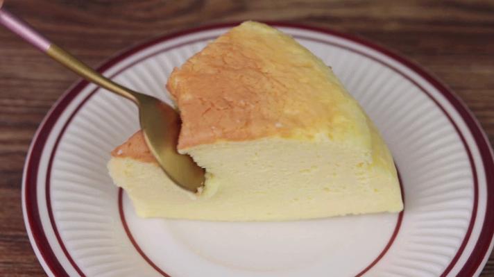 巴斯克芝士蛋糕加热吃还是冷藏吃,自制无烤箱的芝士蛋糕好吃到爆